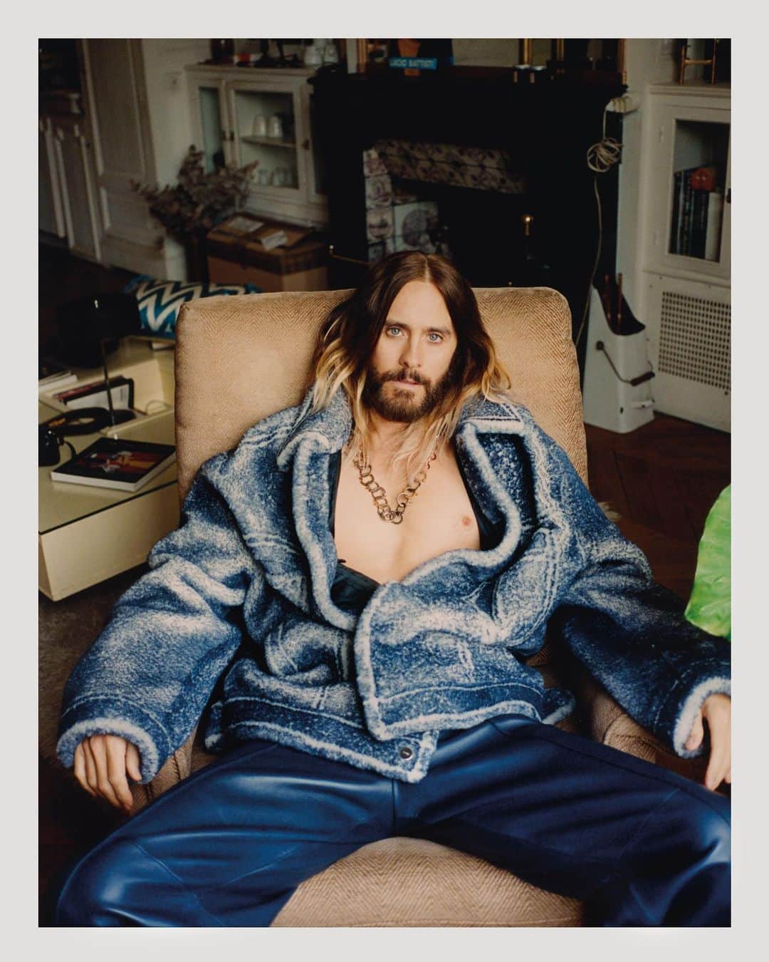 Fendiのインスタグラム：「@jaredleto wore a #FendiFW23 sprayed jacket in a @cap74024 editorial.  Photography: @dudihasson1 Fashion: @lisajarvis_stylist Hair: @rogercho2000 @artlistparisnewyork Makeup: @sophiasinot @aframe_agency  Production: @juicecreative Head of Production: @christianlucidi On-Set Producer: @teresaboente Production Coordinator: @clara__pandolfi Location Manager: @serenissyma  Retouching: @knivretouching Photography Assistant: Arturo Astorino Fashion Assistant: @sadie_davies  Special thanks to @slatepr」
