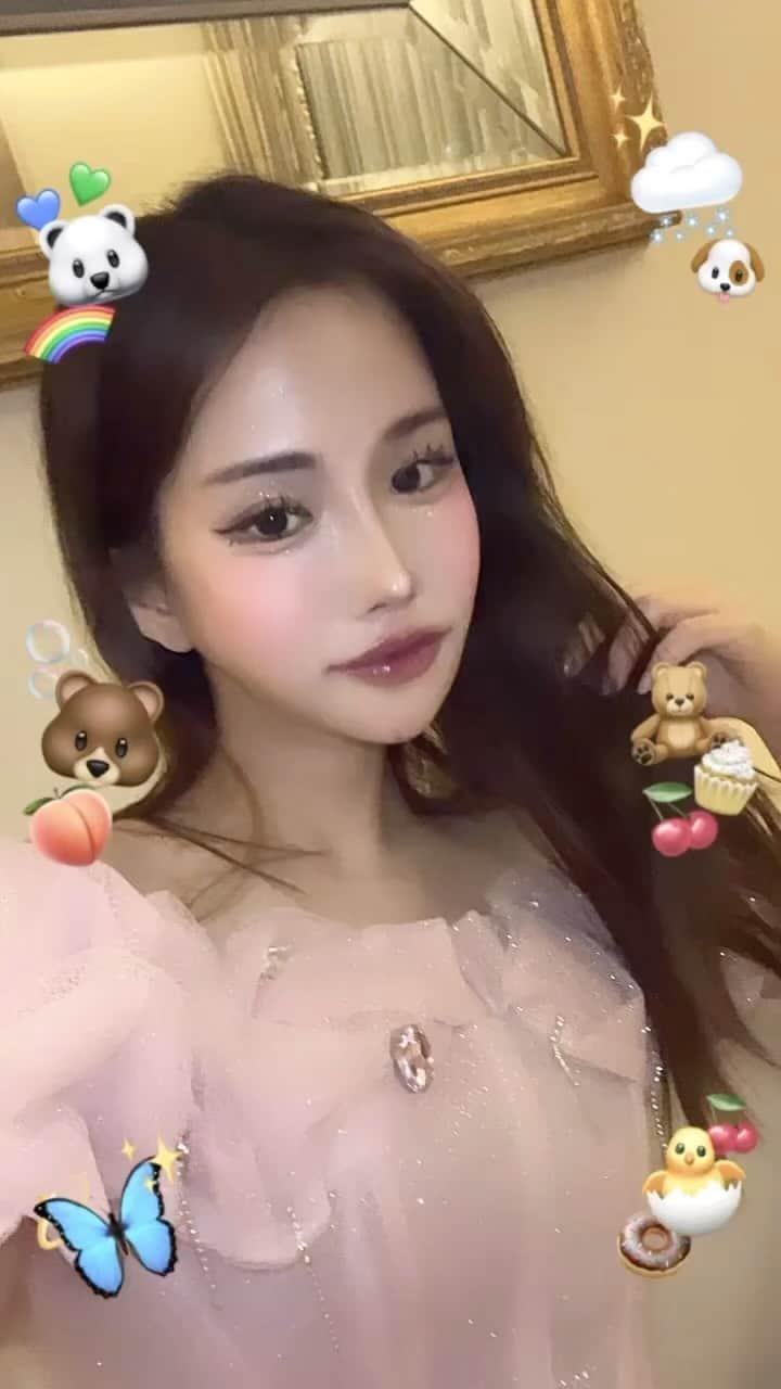 のインスタグラム：「今全世界をBaribieがジャックしてるね🩷こんなに人気なの知らなかった。子供のころの憧れは永遠。大人になってもぜったいに忘れないよね👱‍♀️」