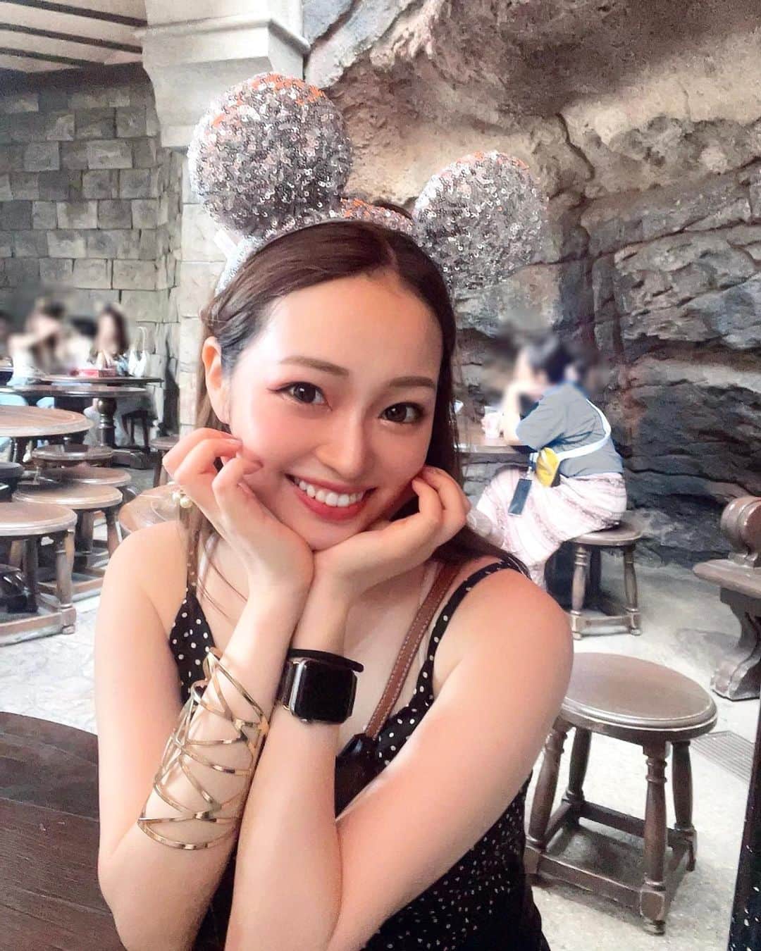 KEIのインスタグラム：「ディズニー楽しかった🤍 大好きなガーリックシュリンプのポップコーンは 見たことないくらい並んでいたので諦めました。笑  #disneysea」