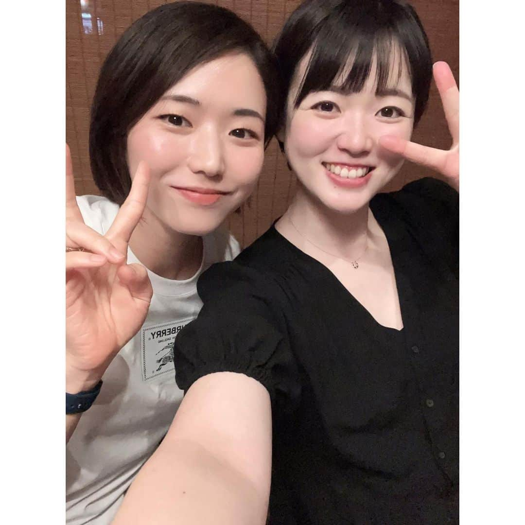 白井美沙紀さんのインスタグラム写真 - (白井美沙紀Instagram)「. 忙しいのに、疲れてるのに わざわざ会いに来てくれて ありがとう😭 さりママにも久しぶりに会えて 嬉しかった💓  服にタレ飛ばしてごめん。。 さりな爆笑してたけど、 全然笑えないし、 必死にシミ取りした。わら  毎度時間足りなくて困ってるから 次は私が会いに行っちゃう🫶🏻 @sarina.koga  . #目標は1年に1回から #今年は1ヶ月に1回に #笑うって幸せ #さりなは4枚どりが苦手です」7月21日 8時07分 - misaki.shirai