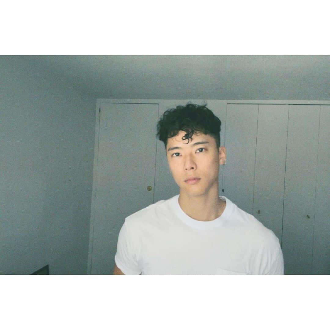柳喬之のインスタグラム：「nothing really going on」