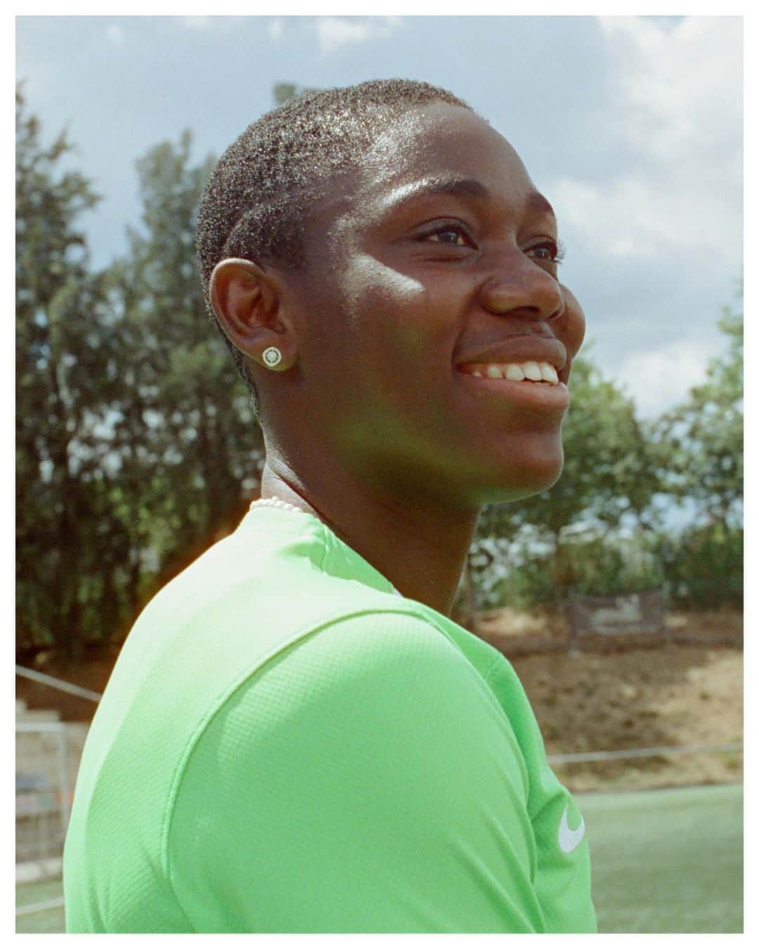 NIKEさんのインスタグラム写真 - (NIKEInstagram)「@asisat_oshoala is the most decorated African female footballer—EVER. Few players in her generation possess the speed, power and precision of the 🇳🇬 forward. She’s a global icon stepping onto the world’s stage.   Above all, Asisat knows how to stay composed when the pressure’s on. Support her and team Nigeria today as they add to their already-stacked African legacy.  So…how far will the @nigeriasuperfalcons fly? #NikeFC」7月21日 7時34分 - nike