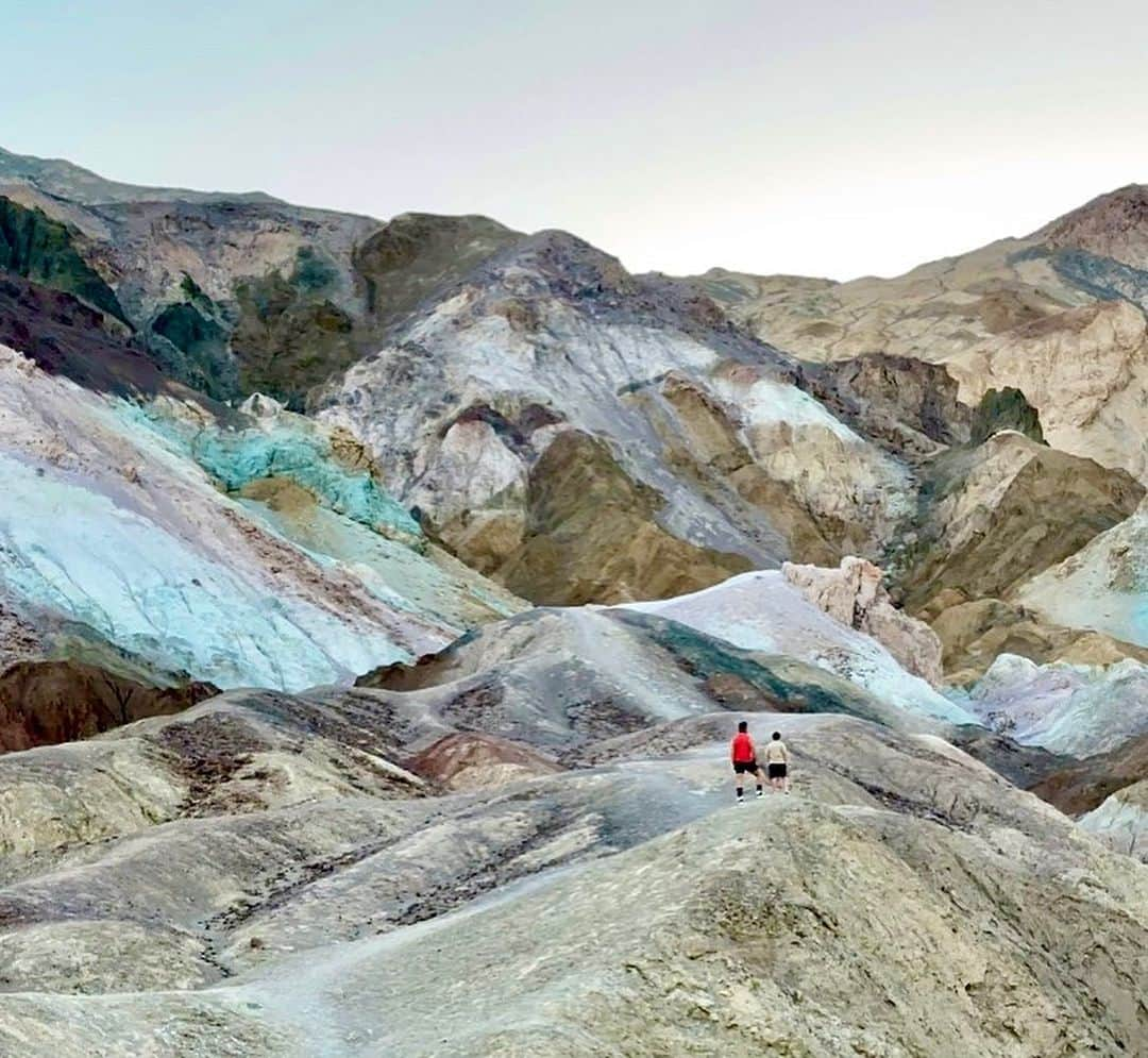 タック・ワトキンスさんのインスタグラム写真 - (タック・ワトキンスInstagram)「Thank you, Death Valley, for dramatically exceeding our expectations. Your marketing dept needs to work on your name. You’re beautiful! Pictured: Badwater Basin, Salt Field, “Artist’s Palette,” “Devil’s Golf Course, “282 Ft Below Sea Level”.」7月21日 7時58分 - tucwatkins