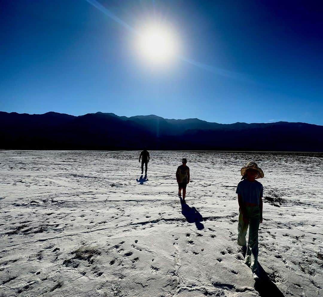 タック・ワトキンスさんのインスタグラム写真 - (タック・ワトキンスInstagram)「Thank you, Death Valley, for dramatically exceeding our expectations. Your marketing dept needs to work on your name. You’re beautiful! Pictured: Badwater Basin, Salt Field, “Artist’s Palette,” “Devil’s Golf Course, “282 Ft Below Sea Level”.」7月21日 7時58分 - tucwatkins