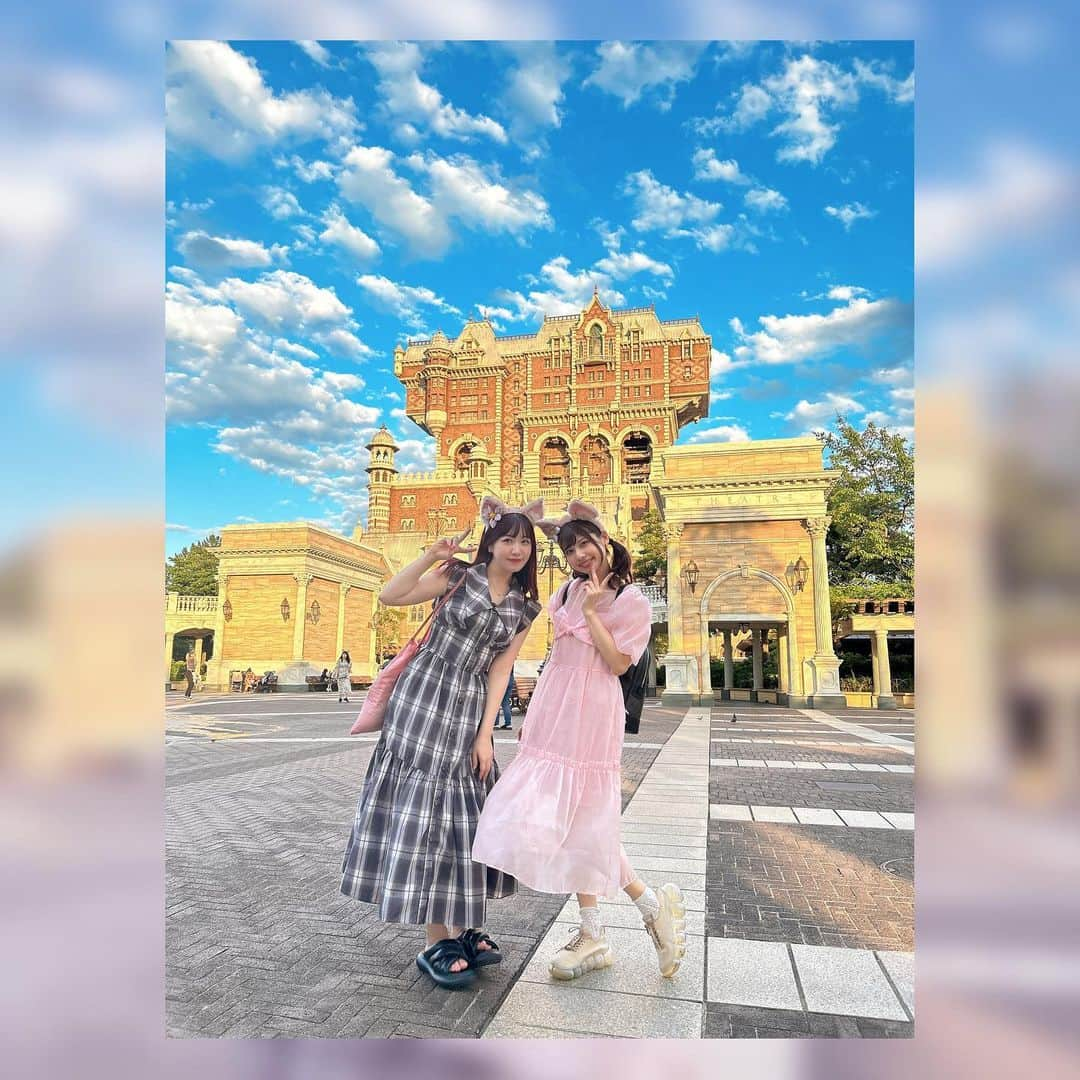 桜野羽咲さんのインスタグラム写真 - (桜野羽咲Instagram)「🎀 ⁡ ⁡ ⁡ ⁡ ぺろとディズニーシー！ ⁡ リーナベルちゃんのカチューシャ やっと出会えた〜🎀✨✨✨ ⁡ ⁡ お天気良くて 素敵なお写真がたくさん撮れました💭 ⁡ ⁡ ⁡ 明日からまたがんばれるっ！！ ⁡ ⁡ ⁡ ┈ ┈ ┈ ┈ ┈ ┈ ┈ ┈ ┈ ┈ ⁡ ⁡ ■イベント情報 ⁡ 8月6日(日) #アルカナお嬢様部 「秘密のティーパーティ」開催 ⁡ ⚲秋葉原ディアステージ ＜1部＞16:00~18:00 ＜2部＞18:30~20:30 ⁡ チケット先着販売中 →t.livepocket.jp/e/0806ds ⁡ ロリータ服を着て お待ちしてます🎀✨ ⁡ ┈ ┈ ┈ ┈ ┈ ┈ ┈ ┈ ┈ ┈ ⁡ ■ライブ情報 ⁡ ⁡ ○7/30(日)秋葉原ディアステージ →桜野羽咲ソロライブイベント ⁡ ○8/8(火) Harevutai →ARCANA PROJECT対バンライブ ⁡ ○8/13(日) 吉祥寺スターパインズカフェ →LAVILITH 〜ささかまリス子生誕宴〜 ⁡ ○8/19(土)shibuyaCYCLONE  →ARCANA PROJECT×ニノミヤユイ 2マンライブ ⁡ ○9/2(土) 神田スクエアホール →ARCANA PROJECT対バンライブ ⁡ ○9/16(土)東京キネマ倶楽部 →ARCANA PROJECTワンマンライブ 🎫チケットSNS先行販売中🎫 ⁡ ┈ ┈ ┈ ┈ ┈ ┈ ┈ ┈ ┈ ┈ ⁡ ⁡ ⁡ ⁡ #ディズニーシー #ディズニーコーデ #リーナベル #リーナベルコーデ #テーマパーク #disneysea #maihama #summerday #filmphotography #selfie #japanesegirl #popculture」7月20日 23時06分 - sakuranousa