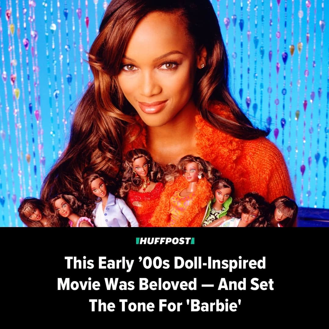 Huffington Postのインスタグラム：「“She was a perfect doll. Now she’s the real thing.”⁠ ⁠ Before there was Greta Gerwig’s “Barbie” movie, there was Disney’s “Life-Size.” In a pink, damask-patterned, two-piece outfit and a fuzzy, frilly orange cardigan, supermodel Tyra Banks transformed into Eve, a “high-fashion doll” who becomes a “full-blown problem.”⁠ ⁠ “I’m Eve, and you’re my special friend!” Eve exclaims, startling mortified seventh-grader Casey Stuart, played by then-13-year-old actor Lindsay Lohan.⁠ ⁠ Though Eve’s inception may have pulled notes from Mattel’s playbook, Disney’s “Life-Size” made the first attempt at merging a plastic world with the real one, using nostalgic whimsy as a vehicle for self-discovery and introspection.⁠ ⁠ Read the full story at our link in bio. // 📷️: Getty Images // 🖊️: Ruth E. Samuel」
