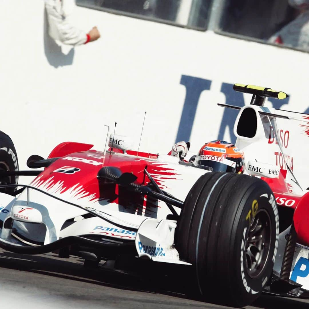 ティモ・グロックさんのインスタグラム写真 - (ティモ・グロックInstagram)「Look into my eyes BABY! Can't wait to drive this BEAUTY @hungaroring_official. This track was always good to me in my career. Swipe ⬅️ to see shots of some unforgettable Moments.  1. PMSC CAR OF THIS WEEKEND 2. HUNGARORING 2008 3. HUNGARORING 2008 4. HUNGARORING 2008 5. SHOWRUN BUDAPEST 2018 6. SHOWRUN BUDAPEST 2018 7. HUNGARORING DTM 2018 P2 8. THE YELLOW BEAST  📸 x @samiroquai 📸 x @hasanbratic - - - #porschesupercup #porsche #f1 #hungaroring #dtm」7月20日 23時22分 - realglocktimo