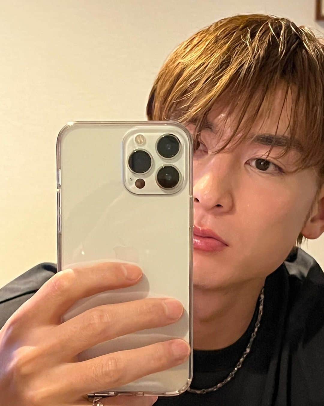 小見山直人 のインスタグラム：「🙋‍♂️✨  ご飯インスタライブ見てくれた人ありがとうねー😂✨  おやすみー😊✨」