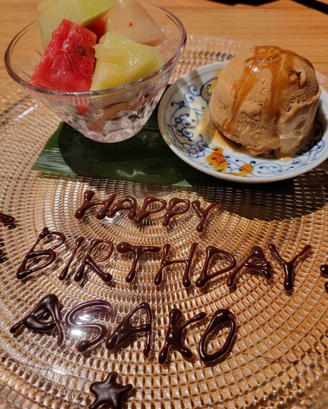 イモトアヤコさんのインスタグラム写真 - (イモトアヤコInstagram)「・ だいぶ遅くなってしまいましたが  あさこさん  #happybirthday   健康で楽しく 日本酒をロックで呑める 一年になりますように」7月20日 23時25分 - imotodesse