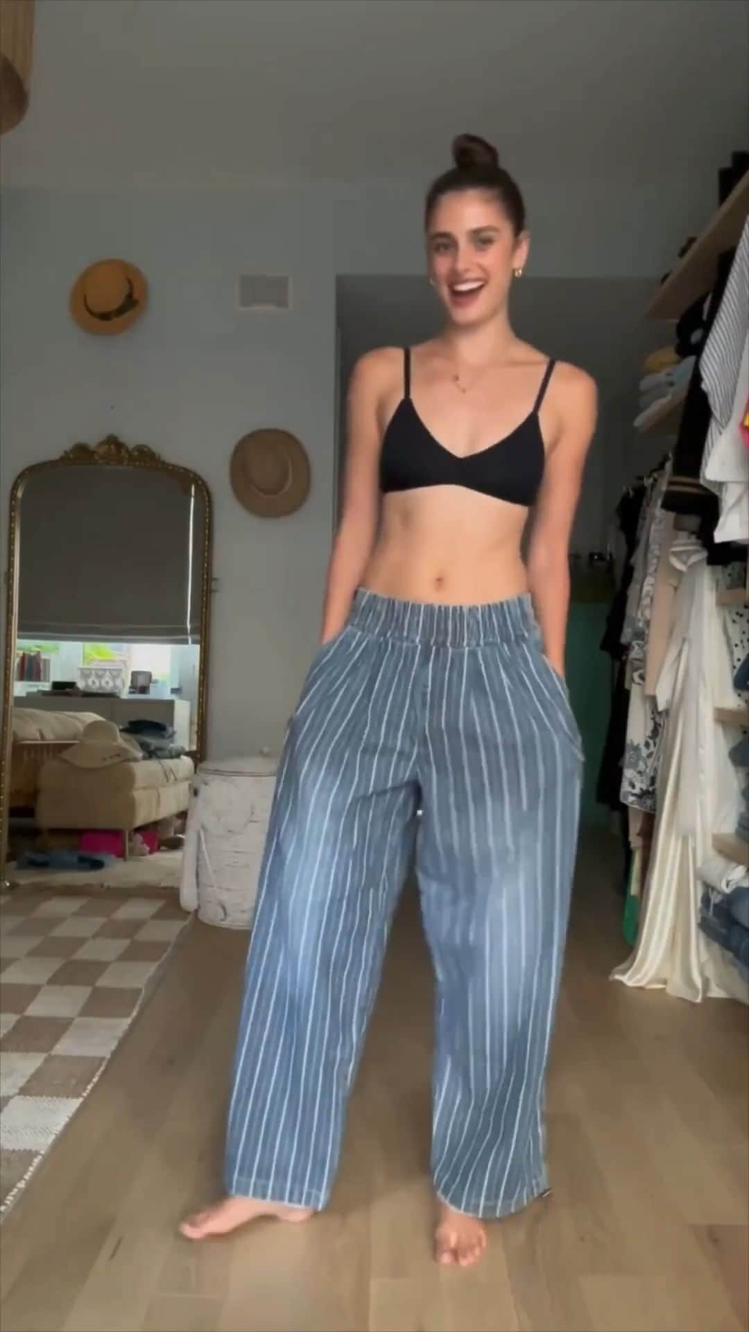 freepeopleのインスタグラム：「We're obsessed with @taylor_hill's denim review.   #whenyouwearFP」