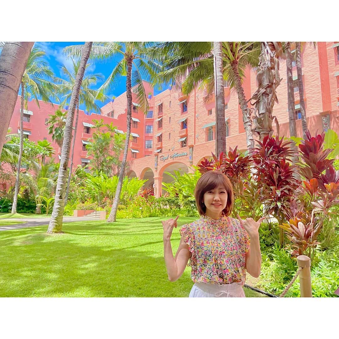 松本伊代さんのインスタグラム写真 - (松本伊代Instagram)「明日は、 ヒロミさんの 爆買いスター恩返しin HAWAII🌴 O.Aがあります❣️  私もちょこっと…笑笑 久しぶりのHAWAIIを楽しんできました🤭🌺  ぜひご覧くださいね☆  #ヒロミ #HAWAII #爆買いスター恩返し #フジテレビ #すごい爆買いしてそう #伊藤英明 #松本伊代 #ミッシェルもお手伝い」7月20日 23時36分 - iyo14_official