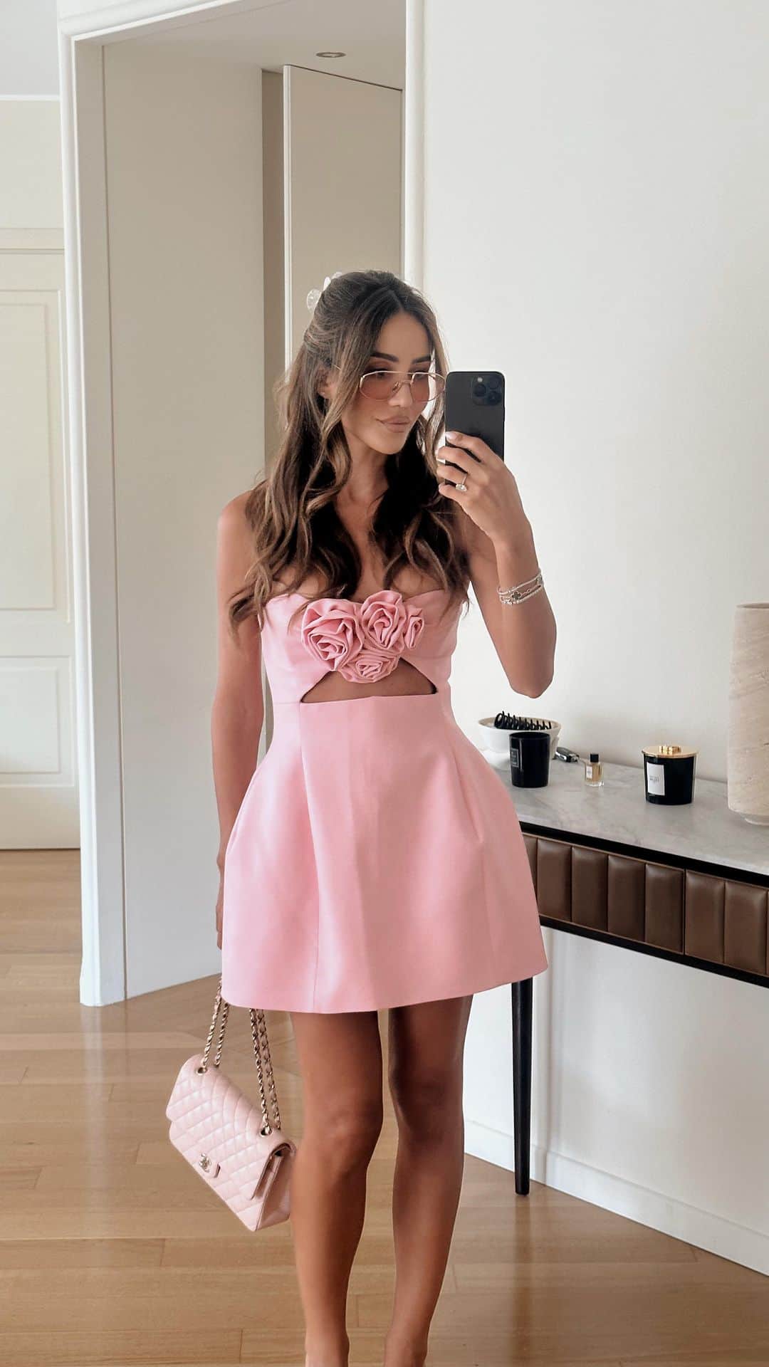 Tamara Kalinicのインスタグラム：「🎵You can brush my hair …🎵 me singing to my @dysonhair tools every day since the Barbie movie came out. Fixing my coarse unruly hair with the help of the Supersonic, Corrale and AirWrap to achieve the full Barbie glam #DysonHair AD」