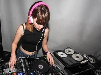 DJ Mel Clarkeのインスタグラム：「Throwback Thurs:From the archives」