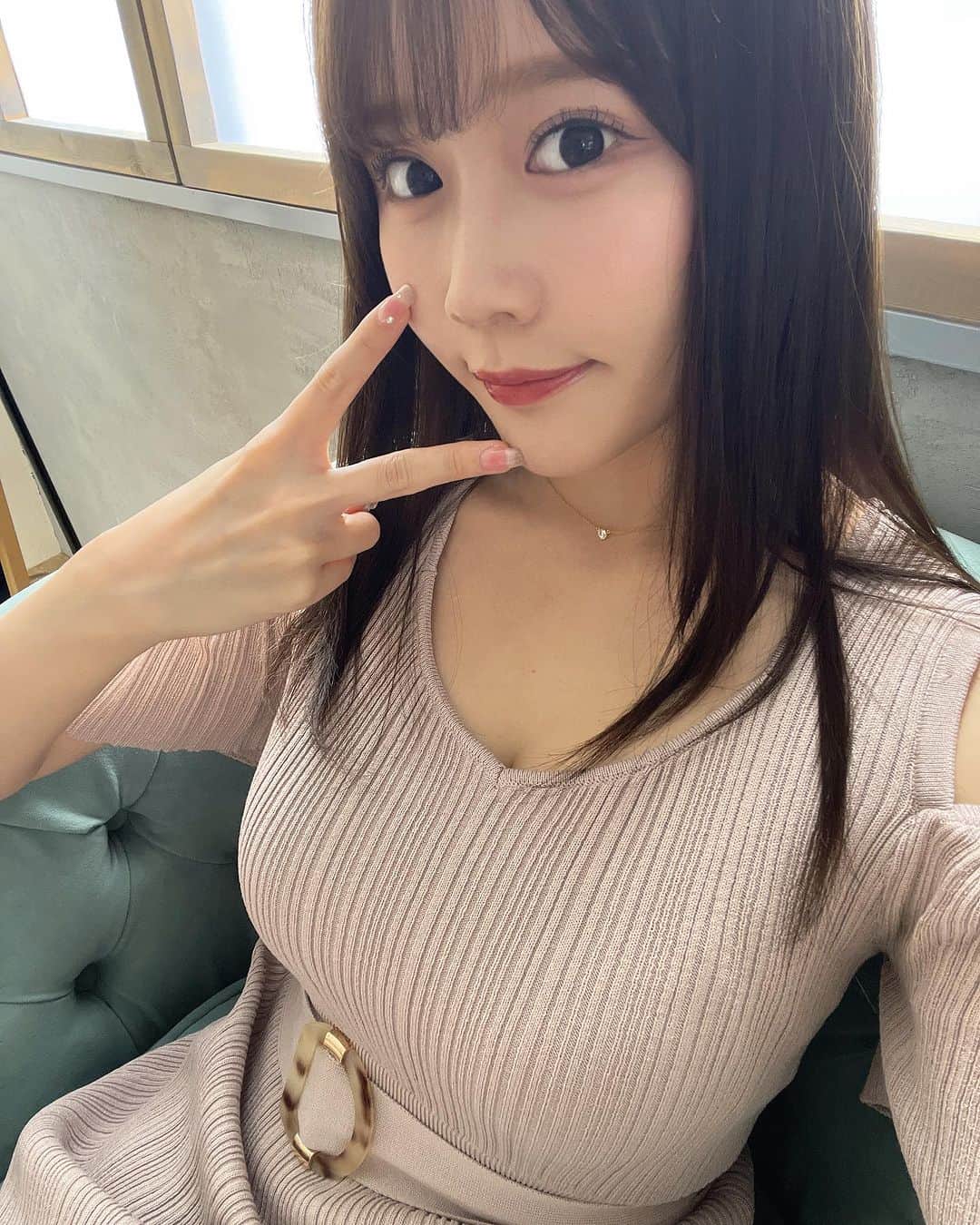 椿ゆかのインスタグラム：「意味わかんない」
