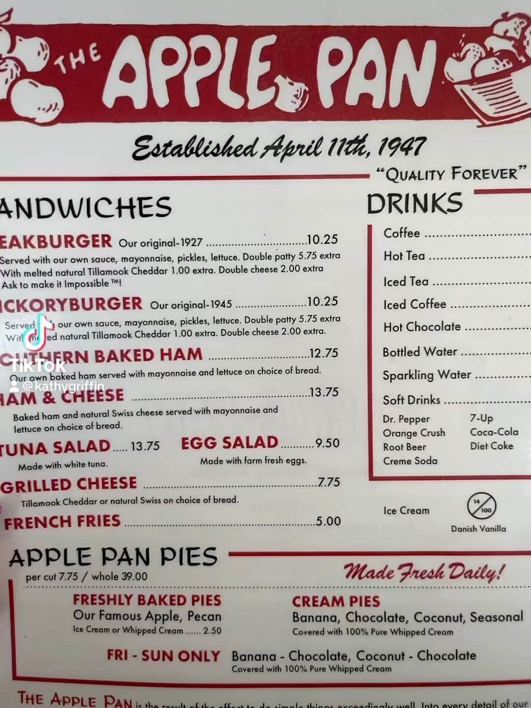 キャシー・グリフィンのインスタグラム：「If you live in Los Angeles, you have to try the most #FoodPorn burger in town, the Apple Pan Thank me later #LosAngeles #Comedy #burger #Foodie #Funny #kathygriffin」
