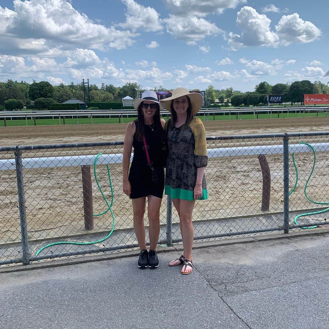 キム・カウフマンのインスタグラム：「We aren’t done in the northeast yet but I’ve had a little time to play tourist. Saratoga Springs, and Hyde Park to visit the Vanderbilt Estate and FDR’s home, presidential library, and museum.  Highlight recommend all these places if you’re in the area! -  A big thank you to @hartford_healthcare  for an outstanding venue in @greatrivergolfclub !! The last pic doesn’t do this place justice. -  1:03 tee time tomorrow for the Twin Bridges Championship. Let’s go! 🙌. - #sanfordsports @sanford_glf @sanford_complex @epsontour #epsontour」