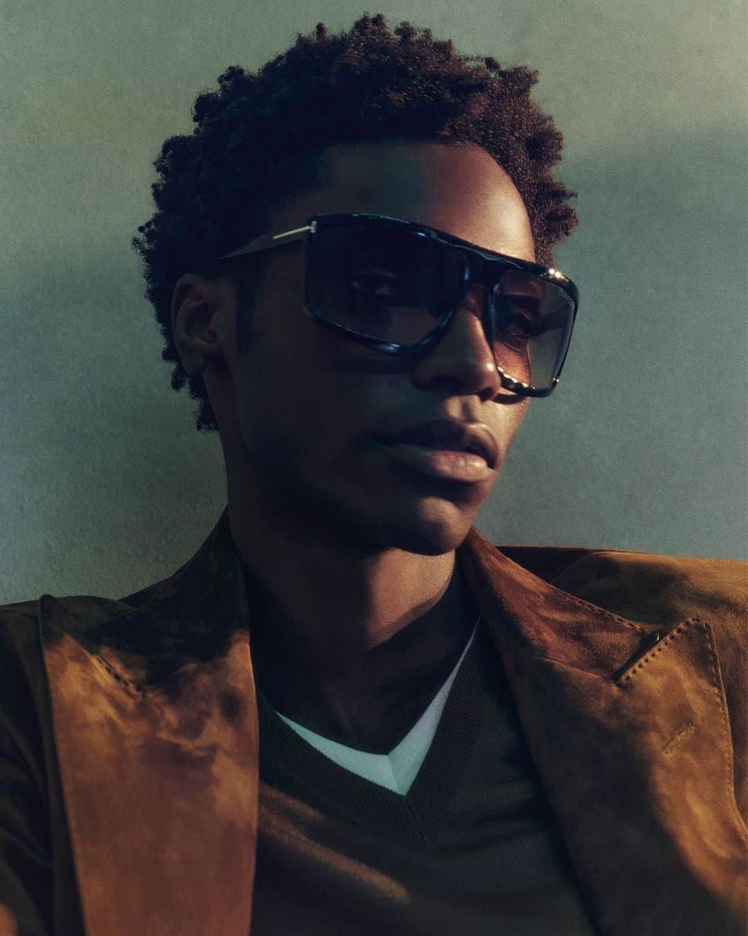 トムフォードのインスタグラム：「CLINT SUNGLASSES.   DISCOVER THE PRE-FALL ’23 COLLECTION. NOW AVAILABLE ON TOMFORD.COM   #TOMFORD」