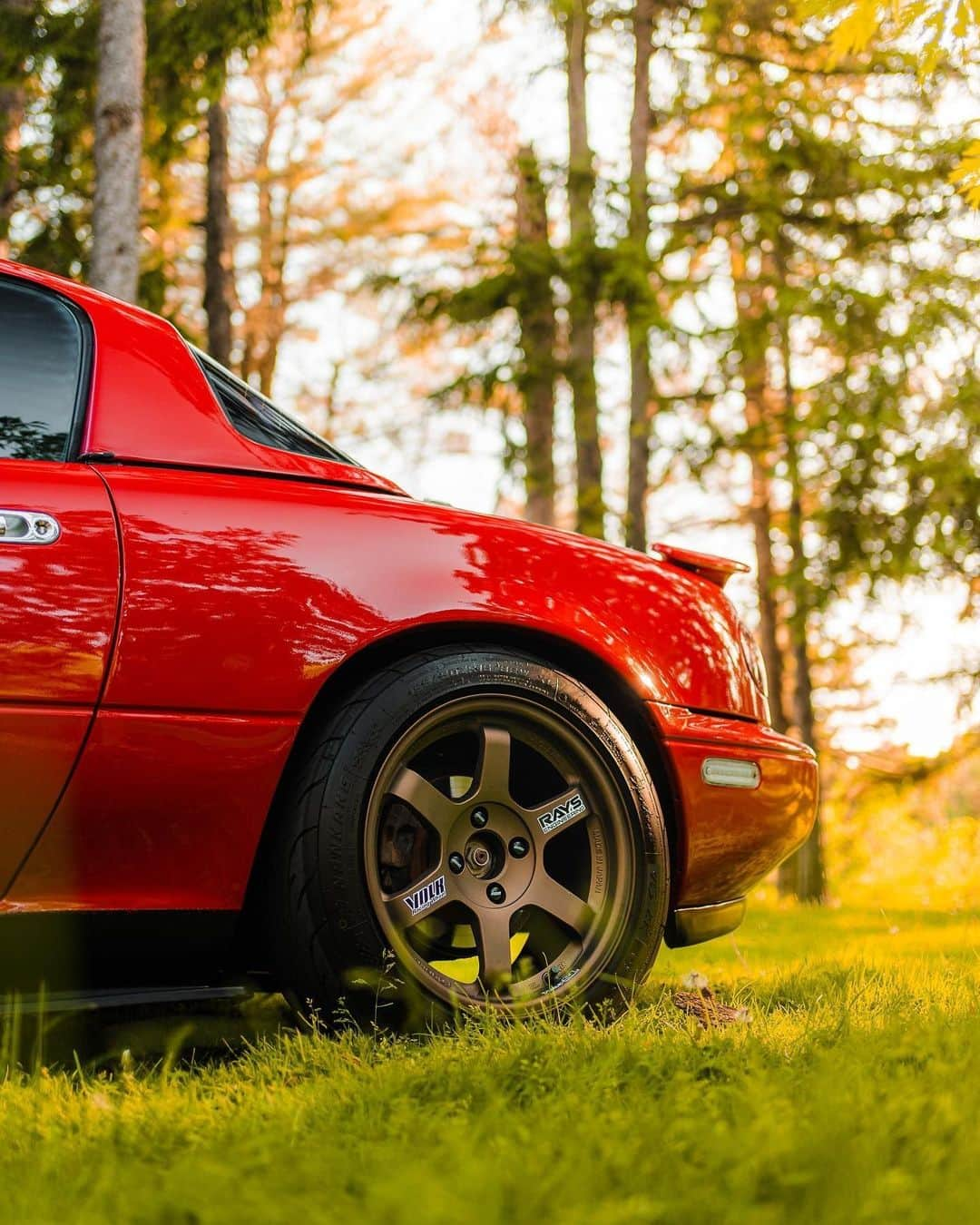 MAZDA Canadaさんのインスタグラム写真 - (MAZDA CanadaInstagram)「Think you’re a Mazda expert? Put your knowledge to the test and guess the model and year of this Mazda in the comments below! #MazdaCanada #MazdaPhotoHub 🔴 Vous pensez être un vrai connaisseur de Mazda ? Mettez vos connaissances à l’épreuve et dites-nous en commentaire quel est le modèle et l’année de cette Mazda ! #MazdaPhotoCommunauté  📷: @visualstk」7月21日 1時00分 - mazdacanada