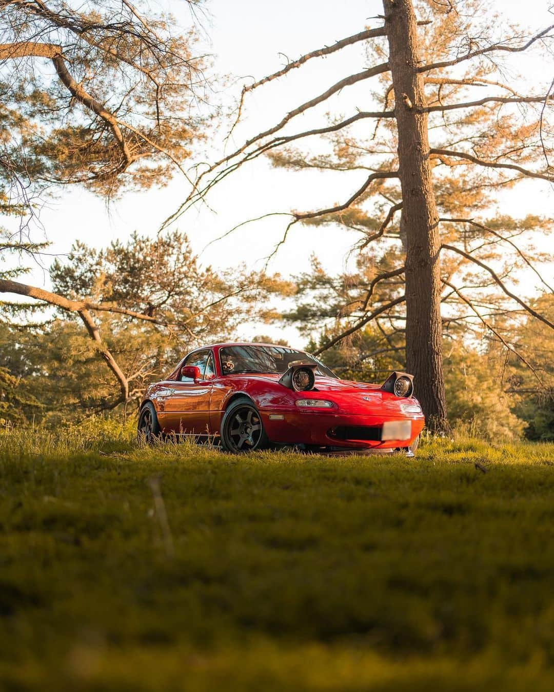 MAZDA Canadaさんのインスタグラム写真 - (MAZDA CanadaInstagram)「Think you’re a Mazda expert? Put your knowledge to the test and guess the model and year of this Mazda in the comments below! #MazdaCanada #MazdaPhotoHub 🔴 Vous pensez être un vrai connaisseur de Mazda ? Mettez vos connaissances à l’épreuve et dites-nous en commentaire quel est le modèle et l’année de cette Mazda ! #MazdaPhotoCommunauté  📷: @visualstk」7月21日 1時00分 - mazdacanada