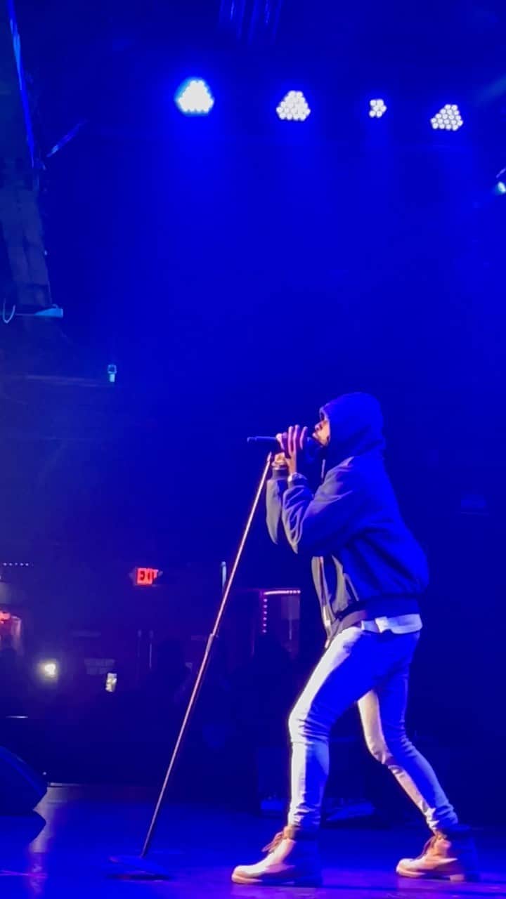 トレバー・ジャクソンのインスタグラム：「Just for fun. New Haven CT. #ObsessionTour ‘23」