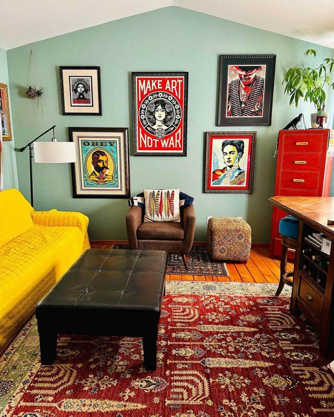 Shepard Faireyのインスタグラム：「It's pretty amazing to see my art in people's homes and workspaces. Thank you @dcoro321 for sharing this amazing display! If you've incorporated my artwork into your space, feel free to tag a photo with #OBEYwallart, and I'll check them out! Thanks for the support and for sharing!⁠ –Shepard」