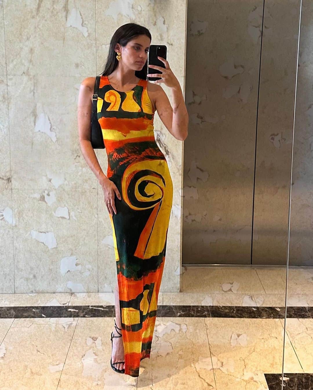 サラ・サンパイオのインスタグラム：「This dress just feels like summer」