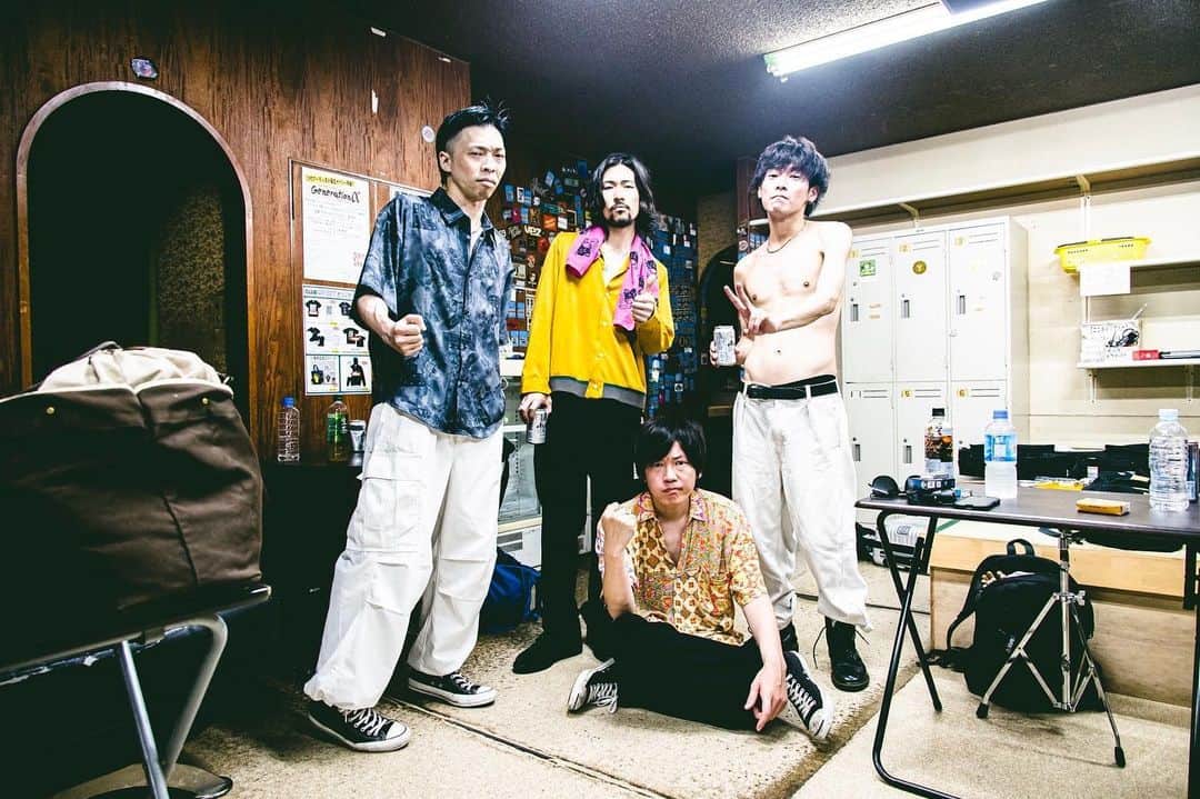 青木カズローのインスタグラム：「久しぶりにhotspringを撮りました。名古屋に来ちゃいました。と連絡くれたから撮りに行きました。格好良かった。 #写殺」