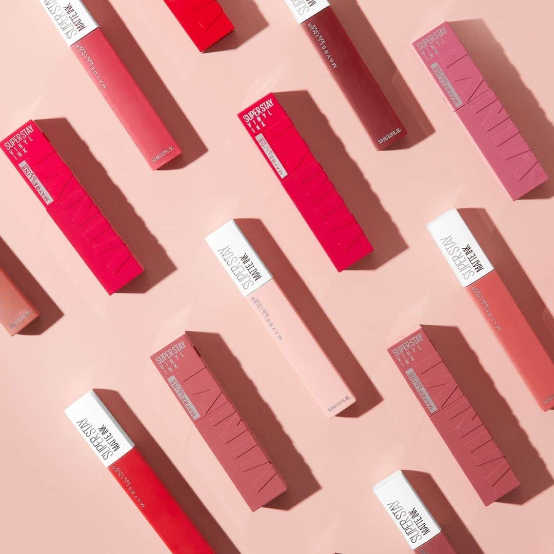 Maybelline New Yorkのインスタグラム：「Get summer-ready with our vibrant tones of #SuperStayMatteInk and #SuperStayVinylInk liquid lipsticks! 💋🌞 These highly pigmented shades will keep your lips looking flawless and ready for all your sunny adventures. Which shade is your go-to for summer? Let us know in the comments! ☀️」