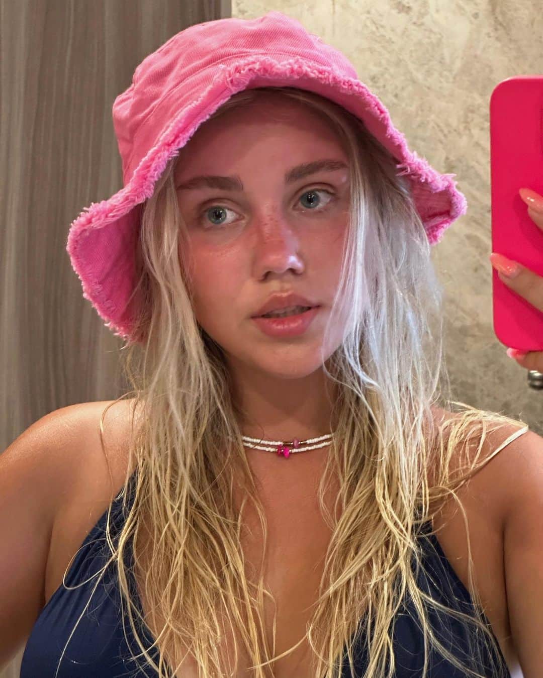 アリサ・フェディチキナのインスタグラム：「（。ˇ ⊖ˇ）♡」