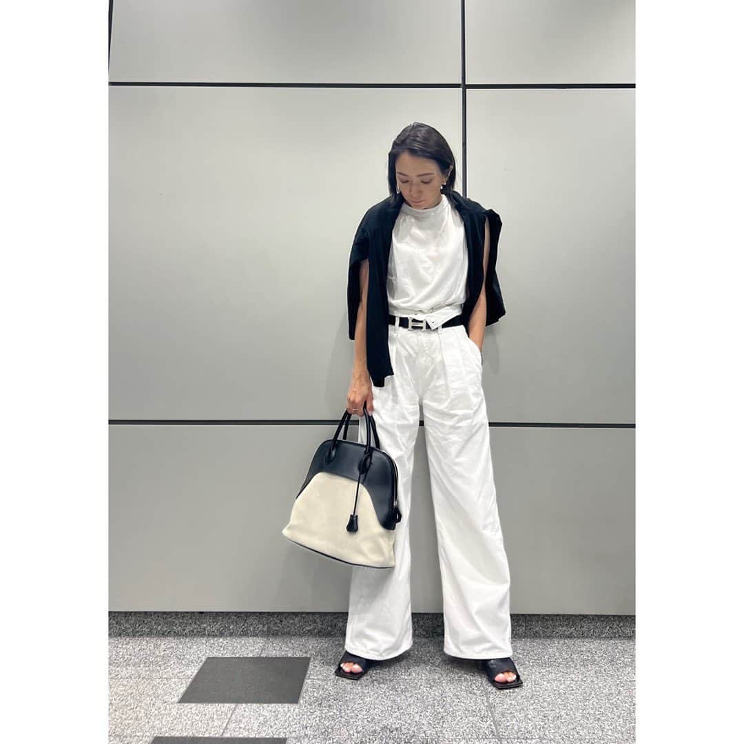 高橋志津奈のインスタグラム：「撮影：息子くん . ママ密着な一日 . #shizunascoordinate」