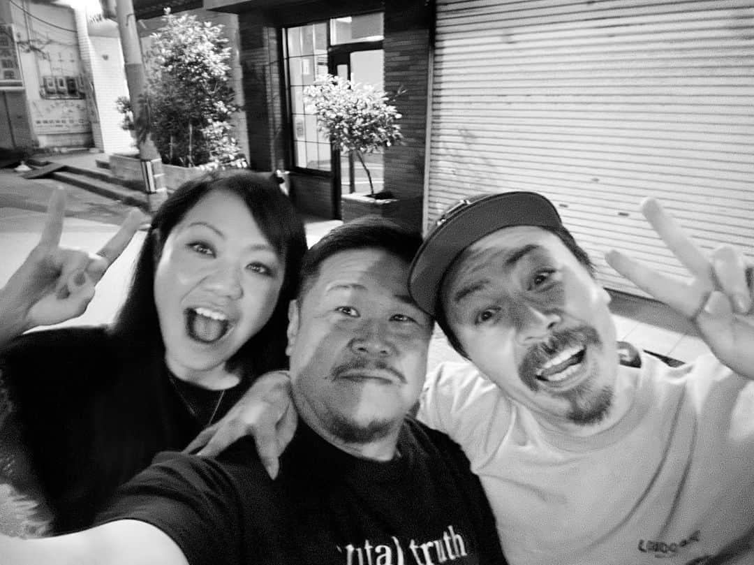 こーいちのインスタグラム：「ナヲとえっくんと俺！ バイブス最高！  #KenYokoyama #マキシマムザホルモン #10feet #乱シリーズ」