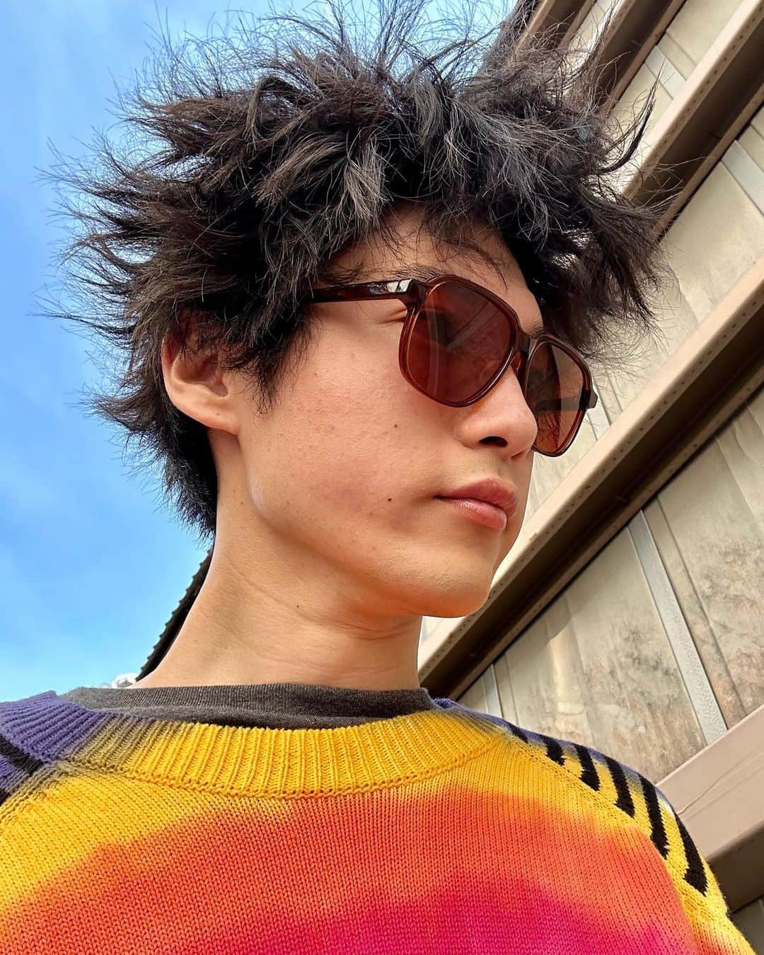 高橋璃央のインスタグラム：「🌈💣」