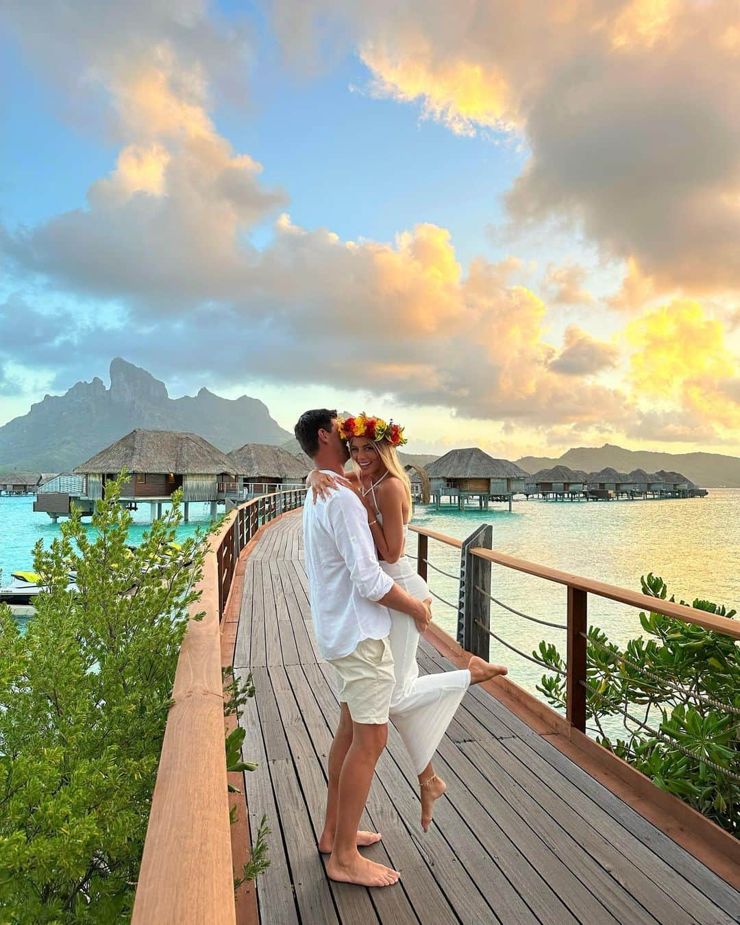 ティボ・クルトゥワのインスタグラム：「The most magical honeymoon 💙  I love you my wife! 😘」