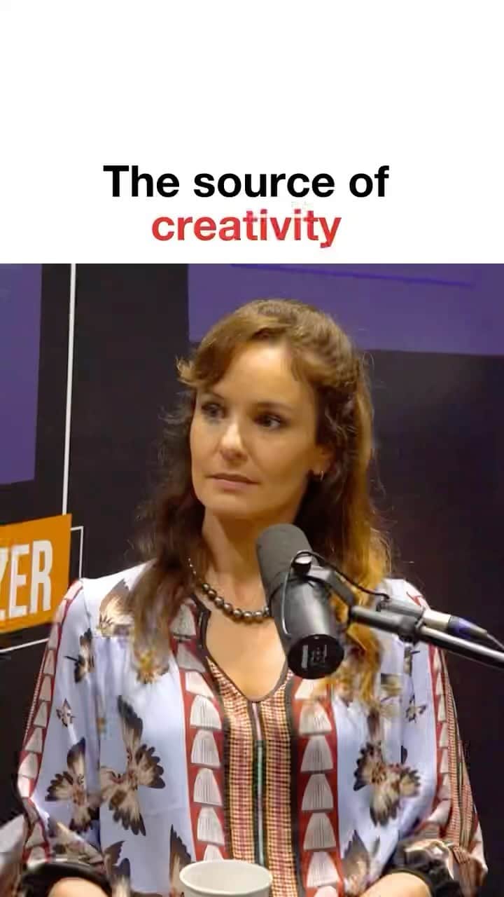 サラ・ウェイン・キャリーズのインスタグラム：「had a great convo with @davidmeltzer for #theplaybook 🎧 we talk creativity, drive & #aftershockpodcast 🎙」