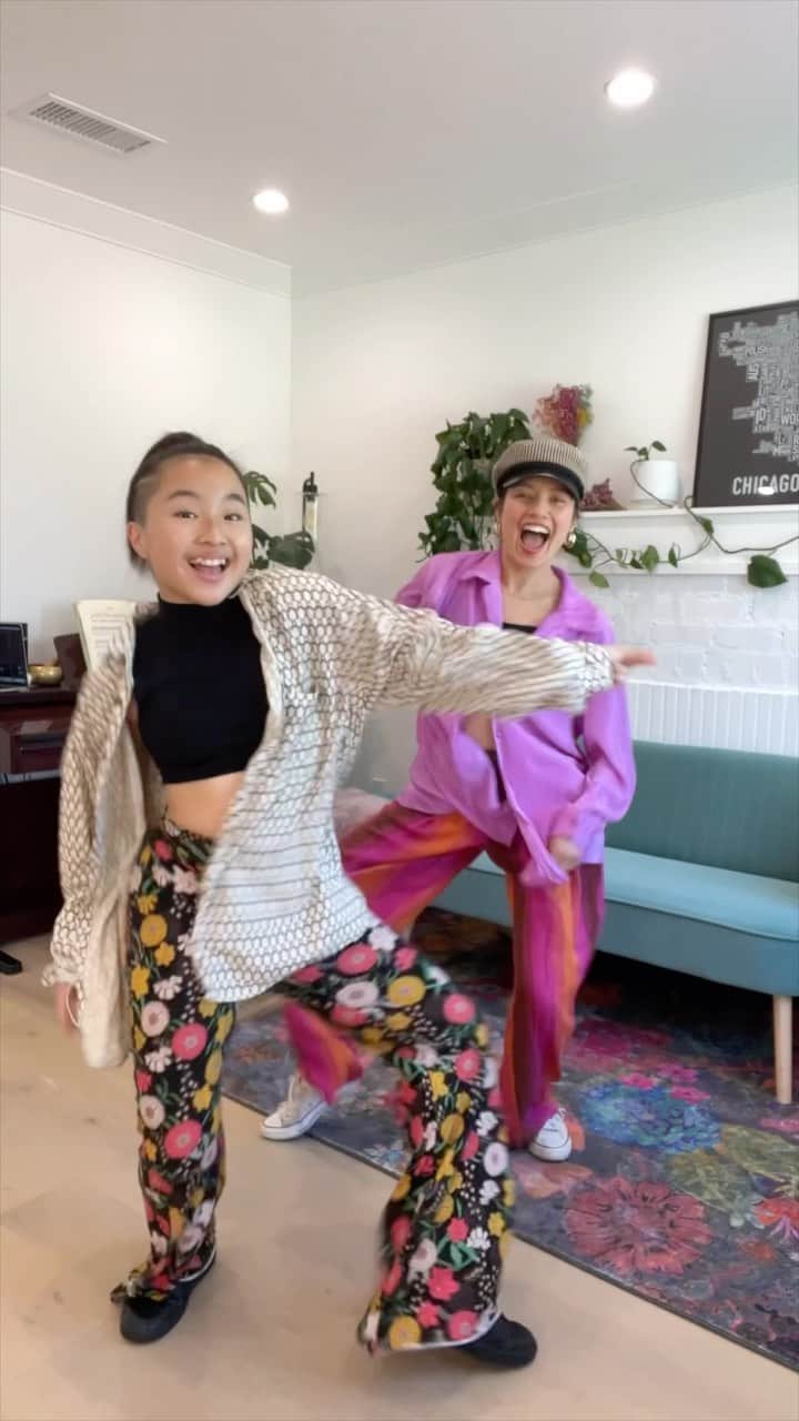 ジェシカのインスタグラム：「A quick boogie can’t hurt 🎵」