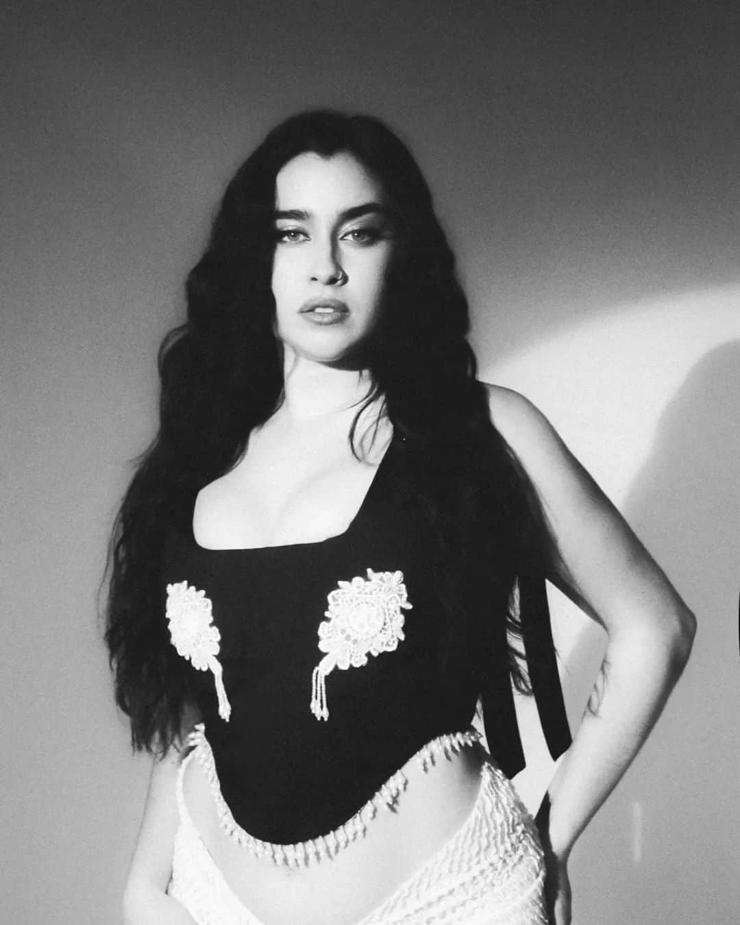 ローレン・ハウレギさんのインスタグラム写真 - (ローレン・ハウレギInstagram)「Before giving her fans a new album, Singer/songwriter, @laurenjauregui Lauren Jauregui, releases her latest EP “In Between” a 7-track EP that holds emotions, love, and the Ty Dolla $ign assisted single “Wolves” alongside Russ. We’re so excited to catch up with Lauren and what she has in store, read our full interview below. Download/stream “In Between”  more at www.Galoremag.com  ALWAYS LOVE IS AN ODE TO LOVE HOW DOES LOVE SHOW UP ON THIS RECORD AND WHAT MOMENTS LED TO WRITING THIS TRACK  Yeah, it’s an ode to love that can no longer be but will always exist. I feel like there aren’t many breakup songs that acknowledge the fact that there was love shared between the two people involved even if it wasn’t meant to be at the end of it all. Most are either bitter & wrought with regret or mean and dismissive of the love that existed once..so I figured this song summed up my actual feelings which is that even though it was difficult to let go, I will always have a place in my heart and love for the people I have once loved.  Editor in Chief : @princechenoastudio  Photographer: Natasha Austrich @natashaaustrich  Stylist: Raz Martinez @itsmerazzie  Makeup : @vittoriomasecchia   Hair : @nathanieldezan  Custom : @nicolecastanedafd」7月21日 3時45分 - laurenjauregui