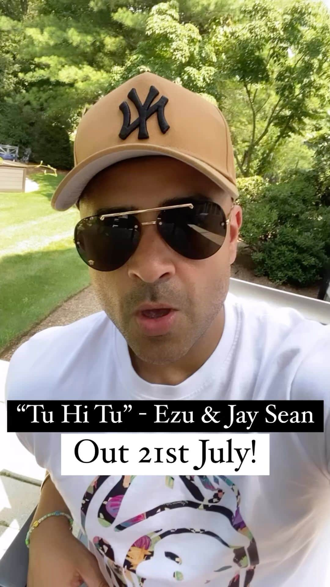 ジェイ・ショーンのインスタグラム：「“TU HI TU” out FRIDAY 21st July! Me and my bro @ezuworld  BIGGG TUNE! 🔥💥💥」