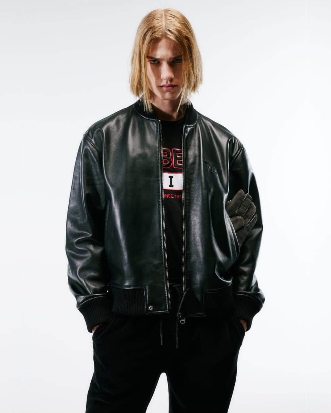 アイスバーグのインスタグラム：「Blend timeless style with contemporary edge. Discover ICEBERG Fall Winter 2023 collection, the new pieces are out now in store and at iceberg.com  #iceberg1974 #iceberg #fw23 #newcollection #fashionforward」
