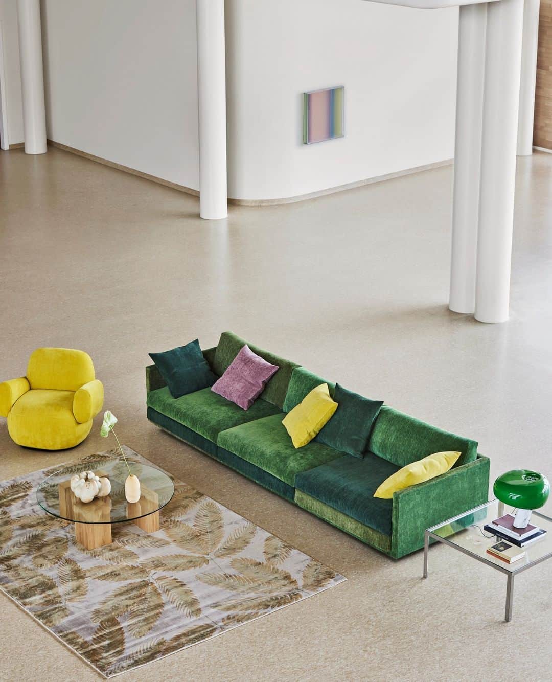 eilersenさんのインスタグラム写真 - (eilersenInstagram)「The Great Ash sofa in the new multi-colour Bloom. The sofa is designed by Jens Juul Eilersen.⁠ ⁠ Jens Juul Eilersen has an ambition to make every model as personal as possible. Great Ash consists of modules in different sizes so that they can be combined to fit any room and meet every demand. At the same time, the high level of flexibility means that every sofa is unique. ⁠ ⁠ ⁠ ⁠ ⁠ #eilersen #eilersenfurniture #myeilersen #enjoyaneilersen #greatash #jensjuuleilersen #funen #pierresindre #homedecor #sofa #danishdesign #inredning #finahem #interiorlovers #interiordesign #modernliving #minimalism #nordiskehjem #nordicinspiration #nordicliving #craftsmanship #boligindretning #designinterior #livingroominspo #boliginspiration  #hemindredning #schönerwohnen #nordicminimalism #designinspiration #throughgenerations」7月21日 4時01分 - eilersen