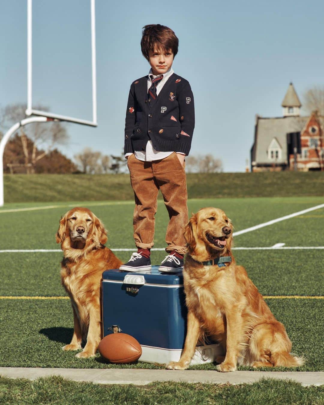 Polo Ralph Laurenさんのインスタグラム写真 - (Polo Ralph LaurenInstagram)「Our #PoloBear Cotton V-Neck Cardigan makes for a preppy #PoloRalphLauren look—perfect for cheering from the sidelines with our favorite furry companions.  Explore more #RLKids via the link in bio.   #PoloRLStyle」7月21日 4時09分 - poloralphlauren
