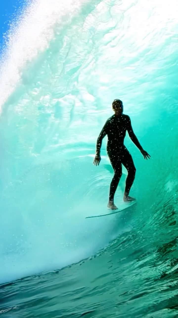 Robbie Crawfordのインスタグラム：「Wedge in slow #GoPro @johnnywebergrills」