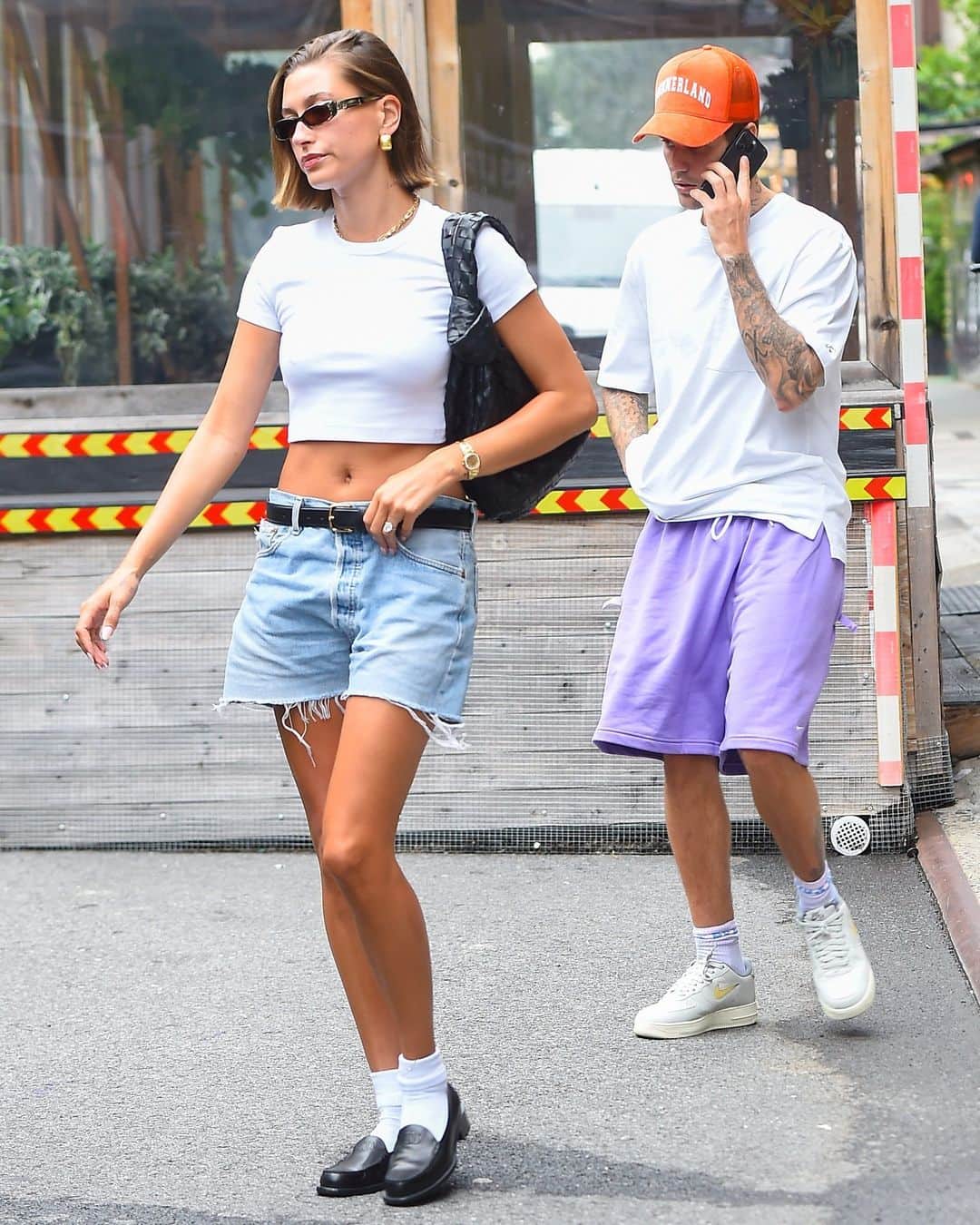 Harper's BAZAARさんのインスタグラム写真 - (Harper's BAZAARInstagram)「@haileybieber and @justinbieber showed off their street styles while out in New York City yesterday. The pair first stepped out for a lunch date in matching white-T shirts. While Hailey styled hers with a Bottega Veneta bag and Gucci sunglasses, Justin wore his with basketball shorts. Later in the day, the Rhode founder opted for a silky white minidress, while the singer kept it casual in a gray hoodie. Tap the link in bio for more of their NYC dates.」7月21日 5時00分 - harpersbazaarus