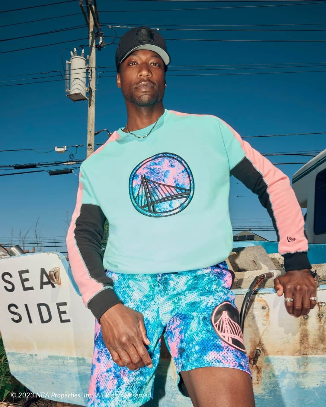 ニューエラ・キャップのインスタグラム：「Bring some neon heat to your fit with the Seaside Collection from New Era Cap.」