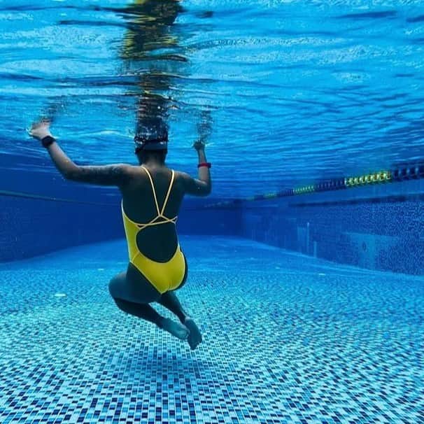 JOLYN Swimwearさんのインスタグラム写真 - (JOLYN SwimwearInstagram)「Standing out underwater wearing PERRY in MANGO 🥭👀🏊‍♀️ // #jolynaustralia」7月21日 6時00分 - jolynaustralia