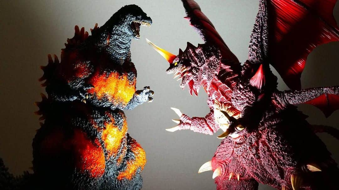 ぎわちん。のインスタグラム：「1番好きな怪獣🔥 My favorite monster  #ゴジラ #ゴジラvsデストロイア #godzilla #godzillavsdestroyah  #バーニングゴジラ #burninggodzilla #ぎわちん」