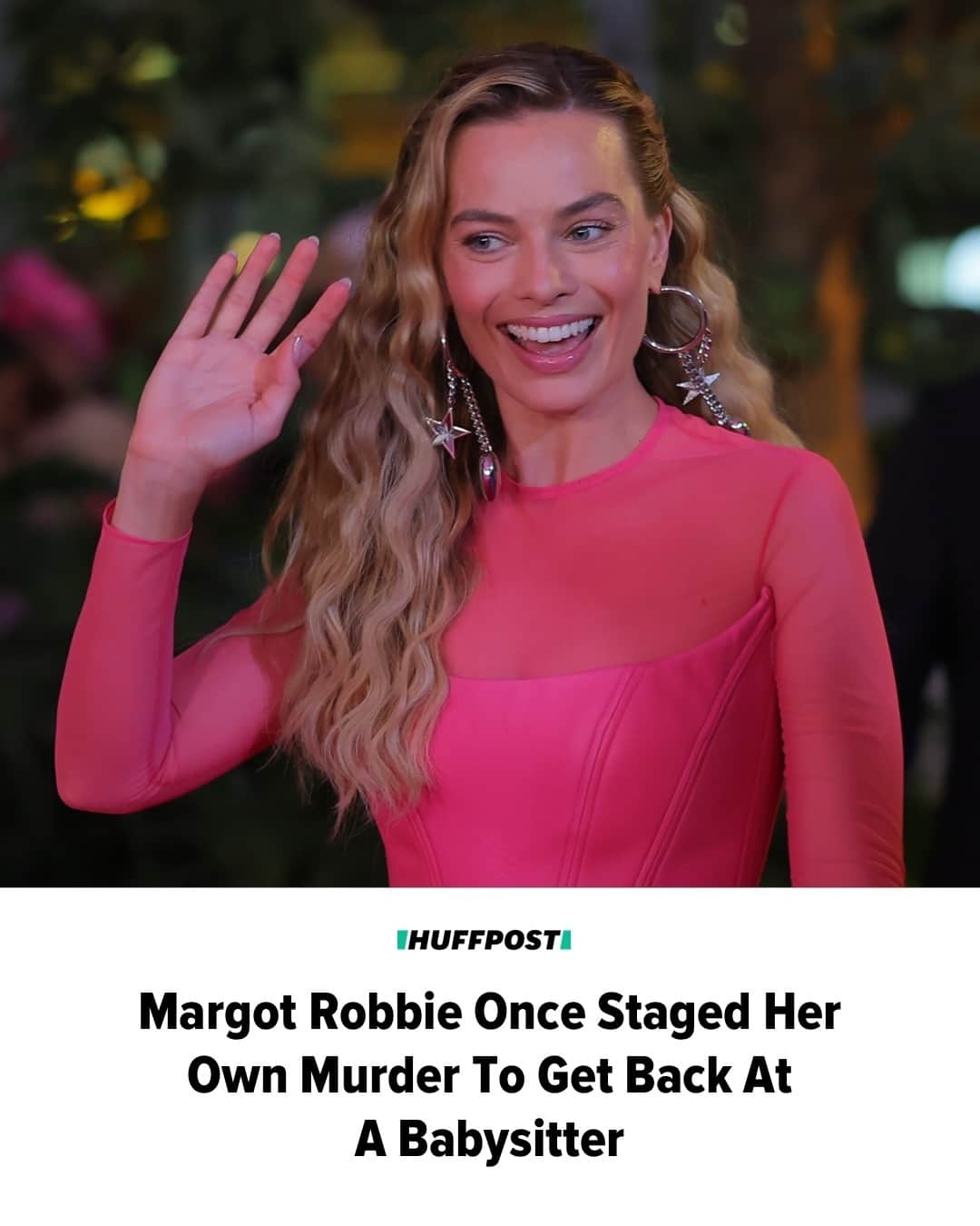 Huffington Postのインスタグラム：「Margot Robbie once hatched a fiendish plan to scare off a childhood babysitter she was less than fond of.⁠ ⁠ The “Barbie” star gave a glimpse into her mischievous side in an interview released Thursday by BBC Radio 2, where she remembered her very dramatic reaction to having a beloved babysitter replaced.⁠ ⁠ “We got a new babysitter and I wanted my old babysitter back, Talia, who was like 16 and I thought she was so cool,” she said. “And then we got this much older lady in and I was just not happy about it.”⁠ ⁠ Upset with her new caretaker, Robbie refused to take a bath. When that made the babysitter “cranky,” the little girl set out for revenge, she shared.⁠ ⁠ “I thought, ‘I’m gonna show you,’” the “I, Tonya” actor said. “And so I got a big kitchen knife and the ketchup and I sprawled out naked on the tiles, covered myself in ketchup and put the kitchen knife and I waited for like 45 minutes for her to find me.”⁠ ⁠ Read more about the sitter's reaction at our link in bio. // 📷 Getty Images // 📷 Kelby Vera」