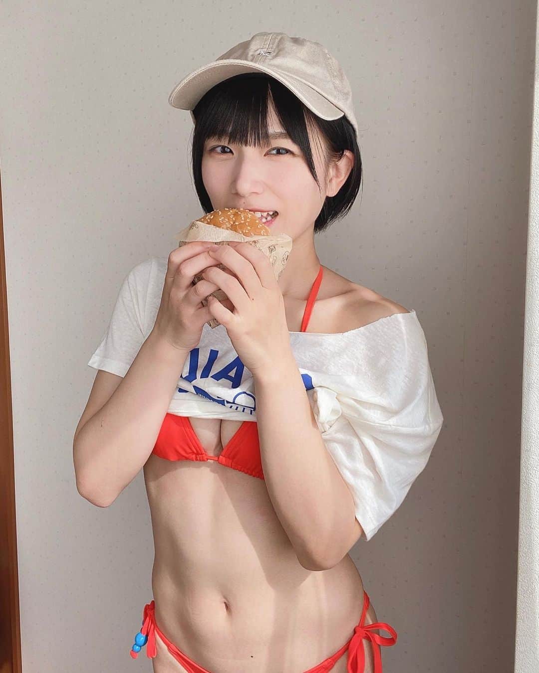 村上りいなさんのインスタグラム写真 - (村上りいなInstagram)「ハンバーガー屋さん🍔🎵  #instagood #photooftheday #hamburger #japanesegirl #followme」7月21日 17時28分 - riina_murakami