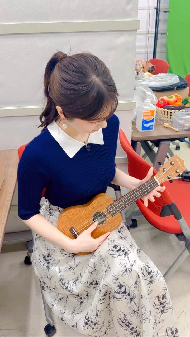 角谷暁子のインスタグラム：「🌻🌱」