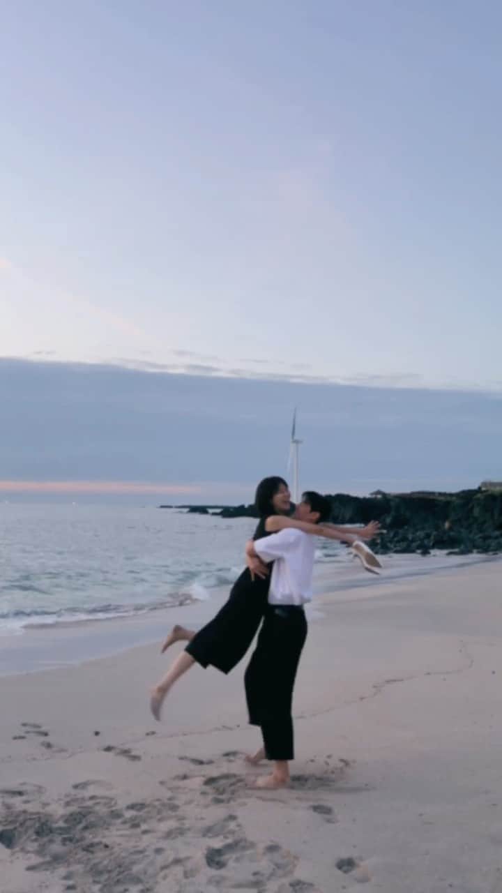 イム・ジンウのインスタグラム：「남편품이 낭만이야~🌷」