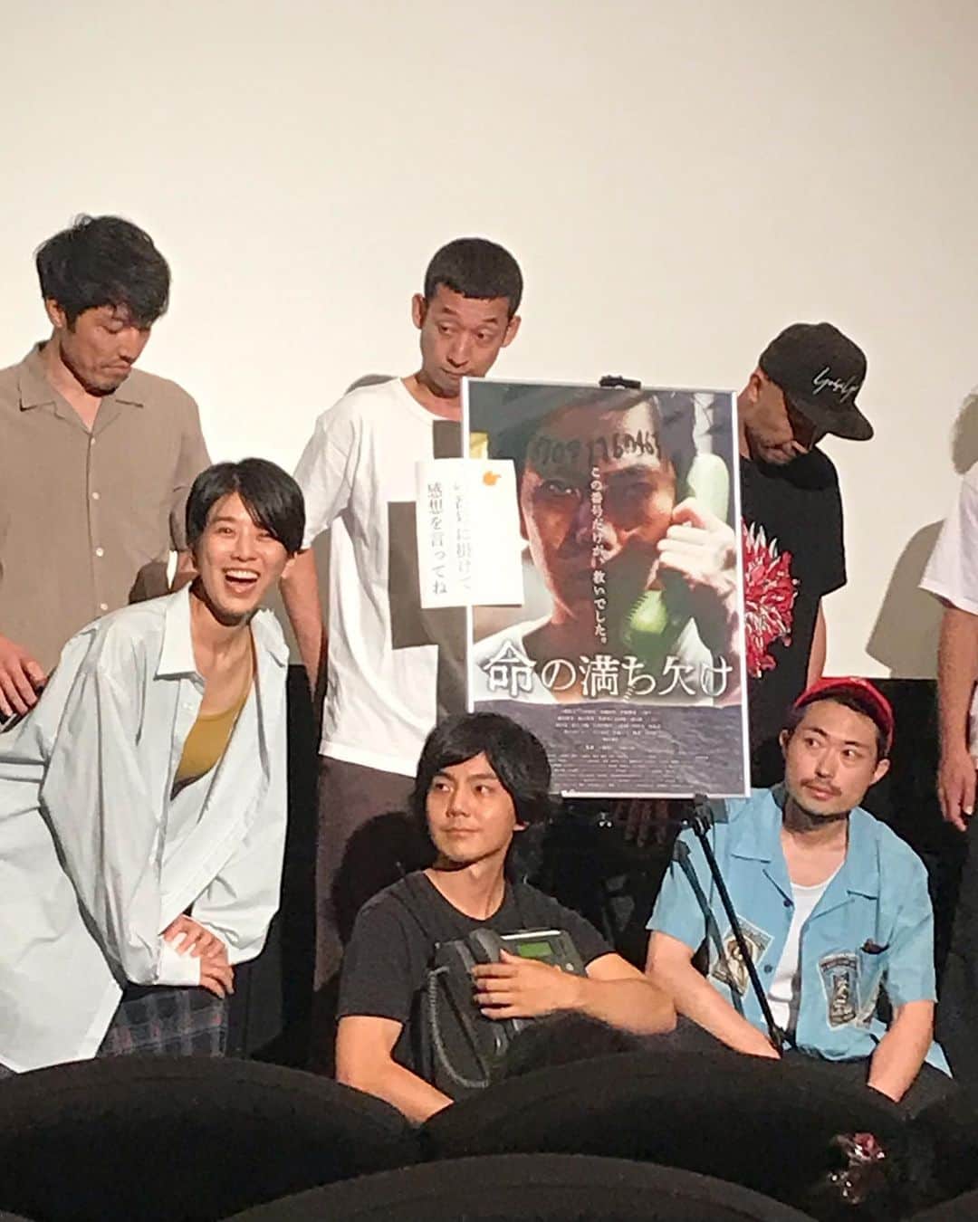 名倉右喬のインスタグラム：「♪ 新宿K'sシネマに 映画「命の満ち欠け」を 観に行きました。  薬物依存などからの 更生を目指しながらも 生きることに苦悩する 人々の姿を 見事な構成で語ります。  俳優陣の 魂を削るような演技は 見ものです。  新宿の上映は本日で終了。  全国にも届くといいですね。」
